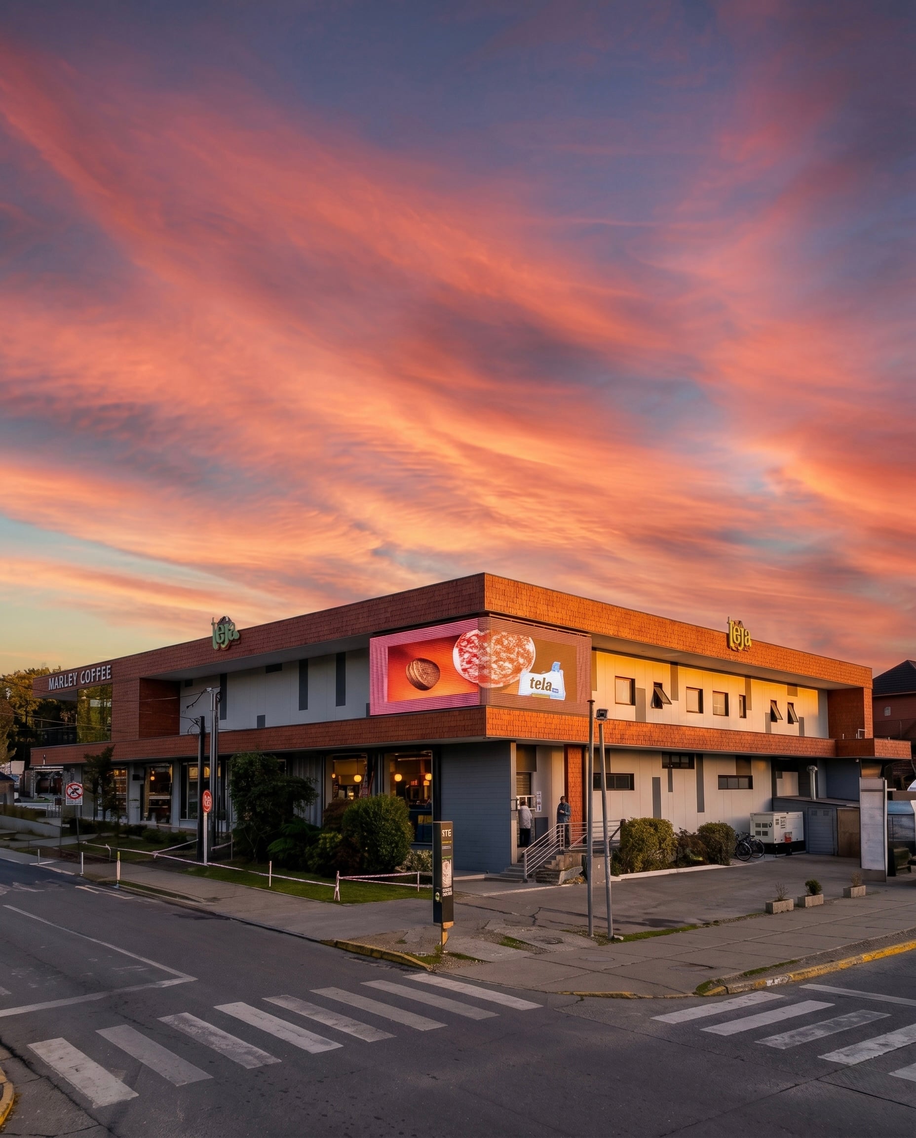 Atardecer Teja Market — Isla Teja Valdivia